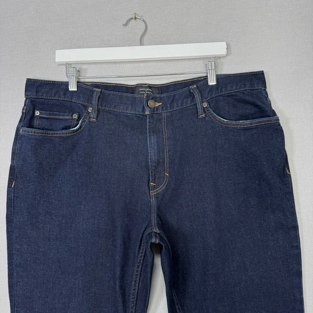 Banana Republic Athletic Travel Jeans Mens 38x32 Blue Indigo Wash Denim Basic